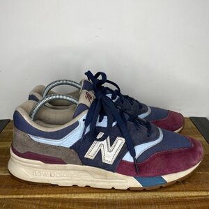 New Balance 997H Sneaker: Size Mens 8.5/ Women’s 10